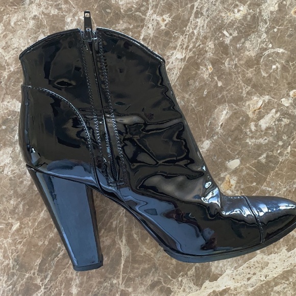 Burberry patent booties - Picture 7 of 7